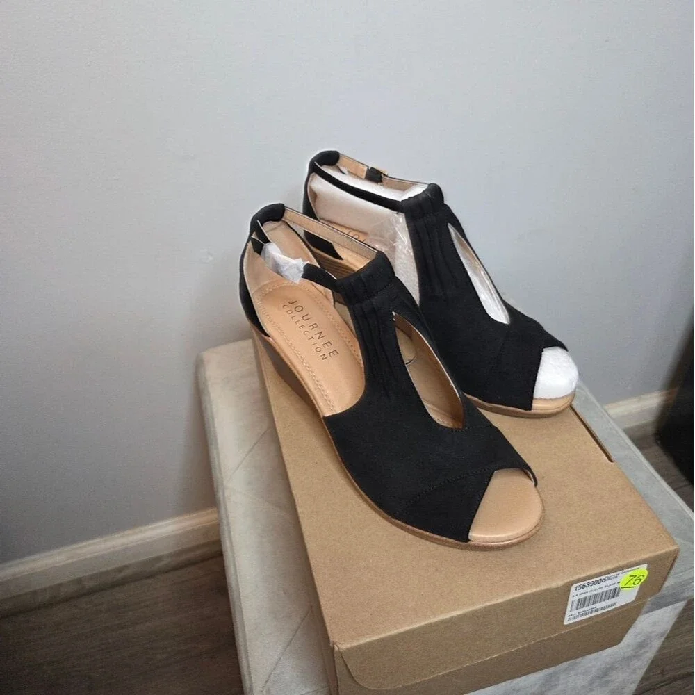 Journee Collection Kedzie Black Women's Wedge Sandals, Sz 8.5, New in the Box